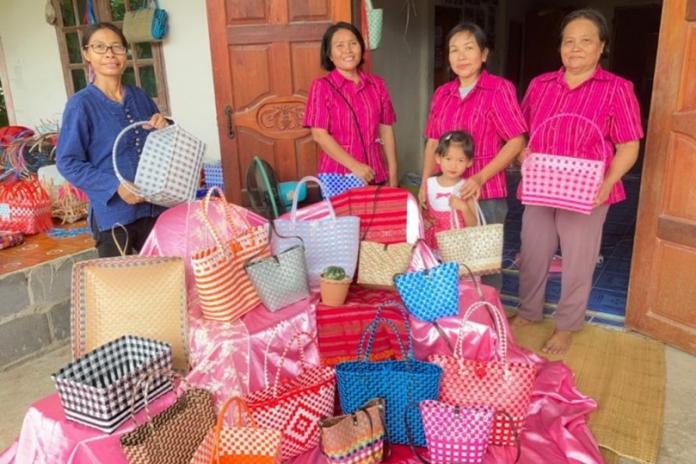 ประชาสัมพันธ์การจำหน่ายสินค้าของกลุ่มวิสาหกิจชุมชน