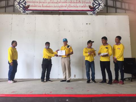 พิธีรับมอบเกียรติบัตรผู้ผ่านการฝึกอบรมชุดปฏิบัติการจิตอาสาภัยพิบ