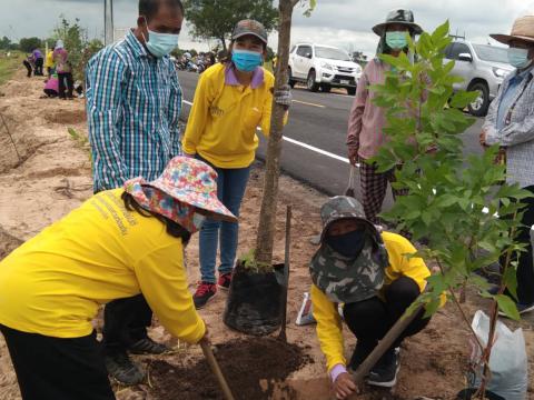 อถล.ร่วมกิจกรรมปลูกต้นไม้ทำความสะอาดรักษาสิ่งแวดล้อม