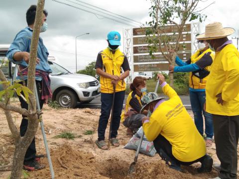 อถล.ร่วมกิจกรรมปลูกต้นไม้ทำความสะอาดรักษาสิ่งแวดล้อม